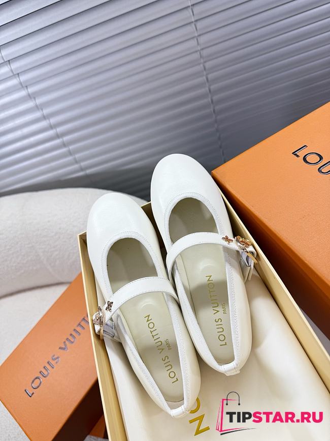 Louis Vuitton Leather Ballet Shoes In White - 1
