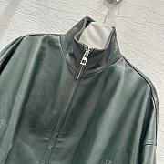 Loewe wide-leg motorcycle leather jacket in green - 2