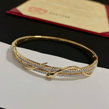Cartier diamond bracelets in gold 02
