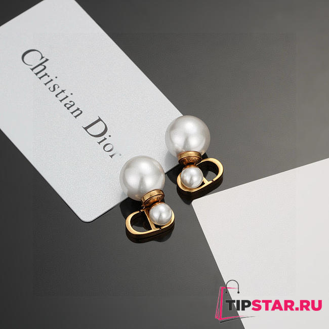 Dior pearl earrings - 1