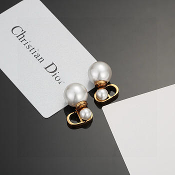 Dior pearl earrings