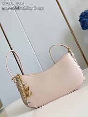 Louis Vuitton LV Bloom Pochette Bag Calfskin M25784 Sand color - 1