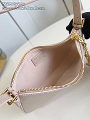 Louis Vuitton LV Bloom Pochette Bag Calfskin M25784 Sand color - 4