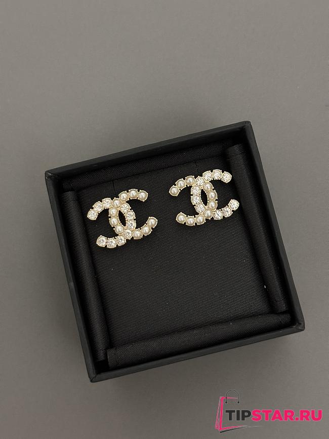 Chanel pearl half diamond cc earrings - 1