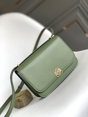 Loewe Goya bag in silk calfskin Avocado Green Rebajas