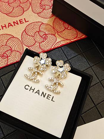 Chanel Four-leaf Clover Five-pointed Star Double C earrings