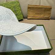 Gucci classic baseball cap features a bee design 05 - 4
