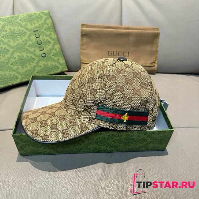 Gucci classic baseball cap features a bee design 04 - 1