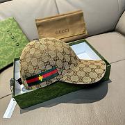 Gucci classic baseball cap features a bee design 04 - 4