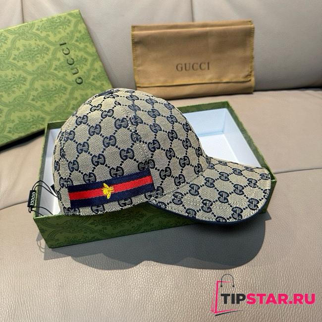 Gucci classic baseball cap features a bee design 02 - 1
