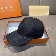 Louis Vuitton baseball cap features a subtle print 02 - 1