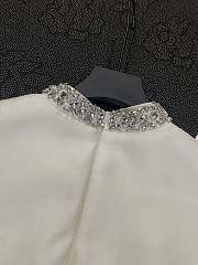 Chanel waist-cinching dress in beige - 4