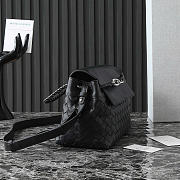 Bottega Veneta Small Andiamo Messenger In Black - 3