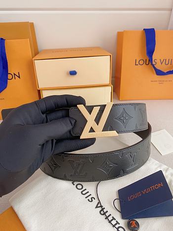 Louis Vuitton modern Taurillon leather in black 4 cm