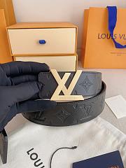 Louis Vuitton modern Taurillon leather in black 4 cm - 4