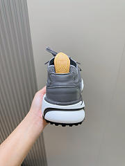 Louis Vuitton LV Runner Tatic Sneaker 03 - 6