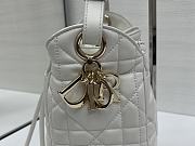 Dior D-Motion handbag in white - 3