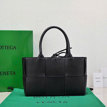 Bottega Veneta Arco Tote Bag In Black