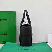 Bottega Veneta Arco Tote Bag In Black - 6