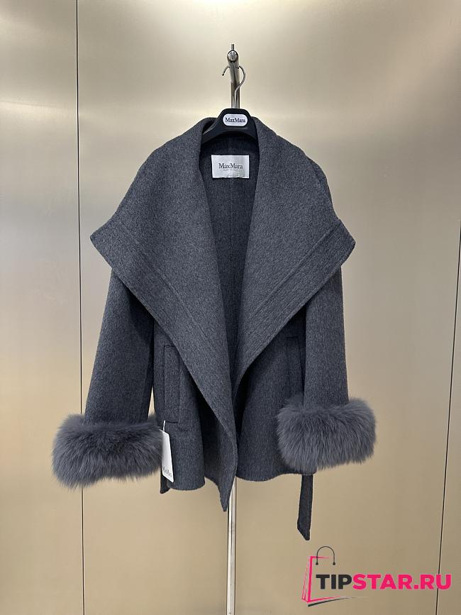 Max Mara Autumn/Winter Wool Coat with Detachable White Fox Fur Cuffs 02 - 1