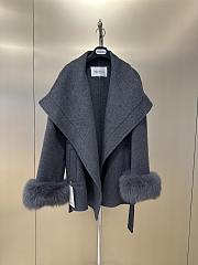 Max Mara Autumn/Winter Wool Coat with Detachable White Fox Fur Cuffs 02 - 1