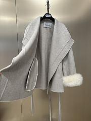 Max Mara Autumn/Winter Wool Coat with Detachable White Fox Fur Cuffs 01 - 5
