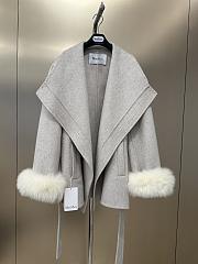 Max Mara Autumn/Winter Wool Coat with Detachable White Fox Fur Cuffs 01 - 4