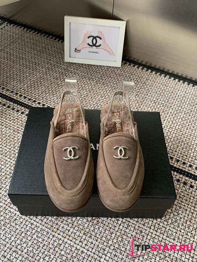 Chanel fall/winter fur sandals 02 - 1