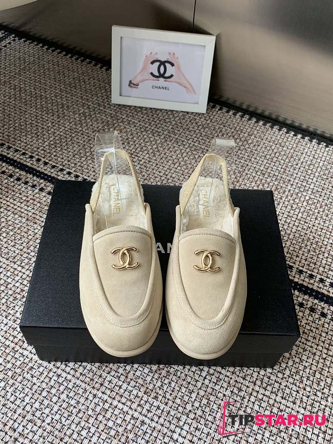 Chanel fall/winter fur sandals  - 1