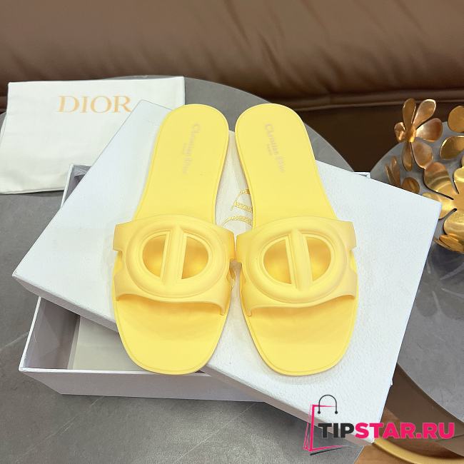 Dior CD letter pig nose slippers in yellow - 1