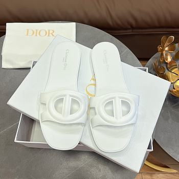 Dior CD letter pig nose slippers in white