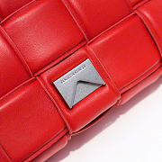 Bottega Veneta Chain Cassette leather crossbody bag in red - 5