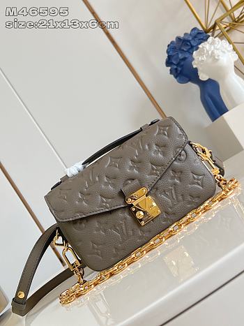 Louis Vuitton Métis East West Pouch Khaki