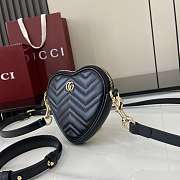Gucci GG Marmont mini bag in Black leather - 6
