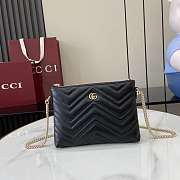 Gucci GG Marmont pochette with chain in Black leather - 1