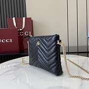 Gucci GG Marmont pochette with chain in Black leather - 4