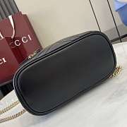 Gucci GG Marmont mini vanity bag Black matelassé chevron leather - 4