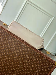 Louis Vuitton Coussin Hobo MM Calf leather Galet - 2