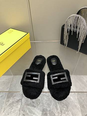 Fendi Lady Wool Slippers 05
