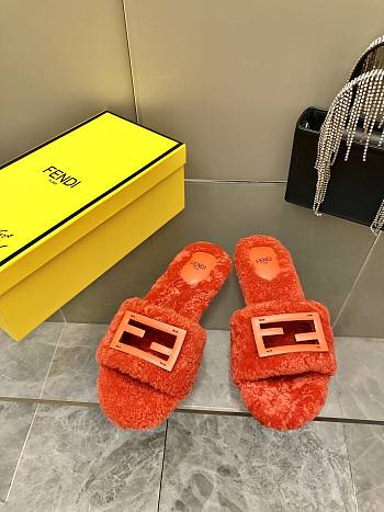 Fendi Lady Wool Slippers 01