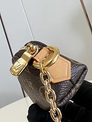 Louis Vuitton Cosmetic Lipstick Pouch Brown Monogram canvas - 6