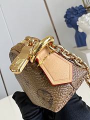 Louis Vuitton Cosmetic Lipstick Pouch Monogram canvas - 2