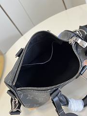 Louis Vuitton Keepall 25 Monogram Eclipse - 2
