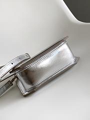 Bvlgari Serpentine mini tote bag in silver - 3