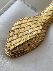 Bvlgari Serpentine mini tote bag in white Metropolitan calf leather - 2