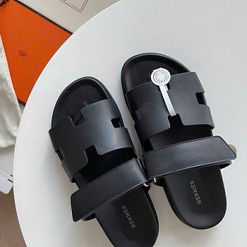 Hermes Chypre Sandals In Black Color