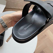 Hermes Chypre Sandals In Black Color - 2