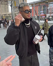 Balenciaga Cocoon Kick padded zippered jacket in black - 6