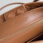 Bottega Veneta Small Andiamo suede top-handle bag amber - 6