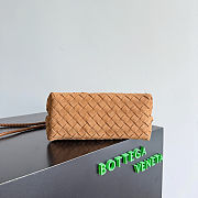 Bottega Veneta Small Andiamo suede top-handle bag amber - 5